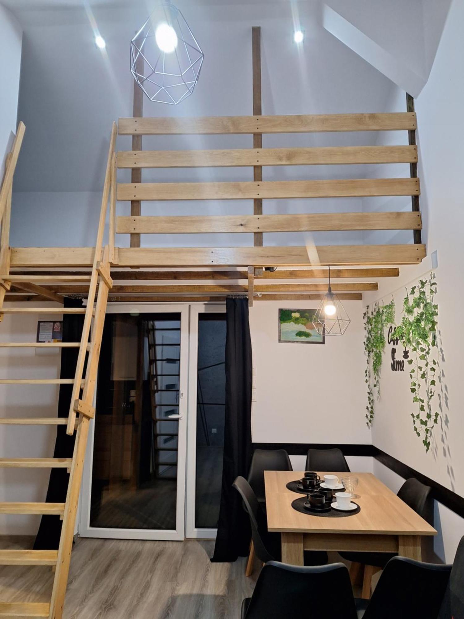 Nad Jeziorem Apartment Treby Stare